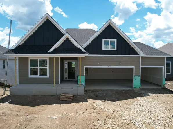 7142 201st St W, Lakeville, MN 55044