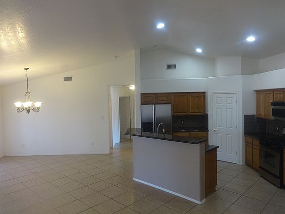 Kitchen/Family