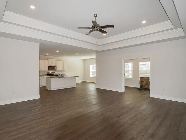 424 Eagle Lake Way — Photo 3