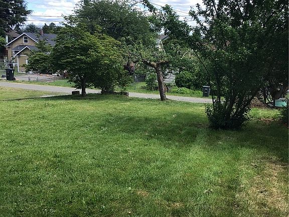 4th image of 3725 S Asotin St