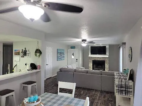 1800 Clubhouse Dr — Photo 2