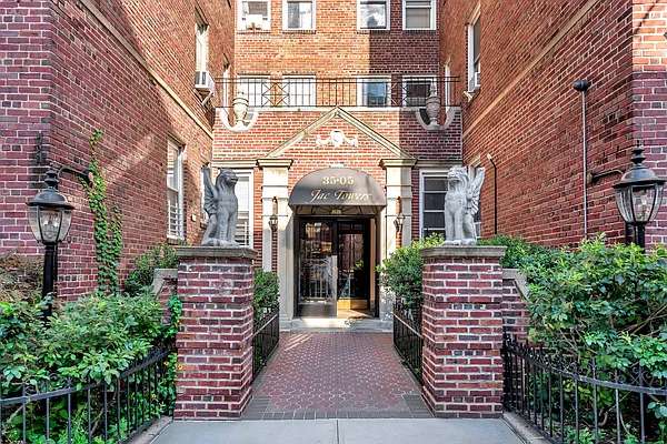 Sold by FILO REAL ESTATE GROUP LLC | media 11