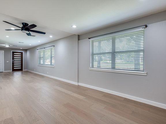 4th image of 9630 Lynbrook Dr