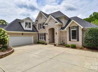 9221 Belle Pines Ct, Sherrills Ford, NC 28673