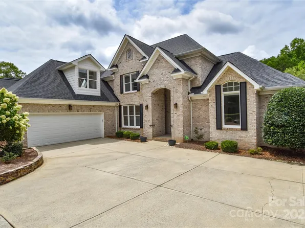 9221 Belle Pines Ct, Sherrills Ford, NC 28673
