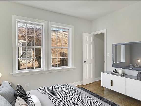 4th image of 7302 S Kenwood Ave #2
