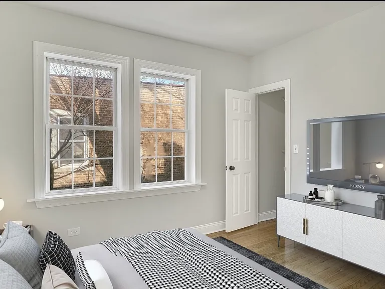 7302 S Kenwood Ave #2 — Photo 4