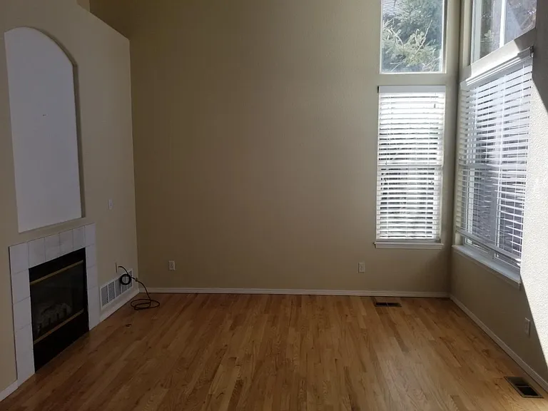 10730 Jordan Ct — Photo 5