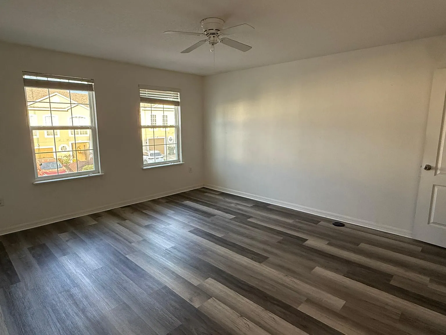 3812 Exeter Ln — Photo 3