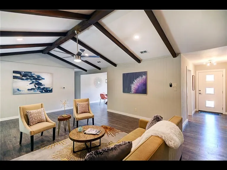 8200 Grayledge Dr — Photo 8