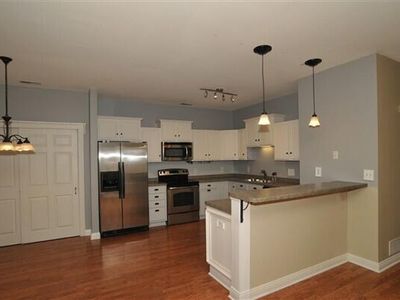 2270 W Vista Bella DRIVE #102, Oak Creek, WI, 53154