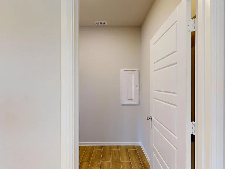 405 Wydown Dr — Photo 9