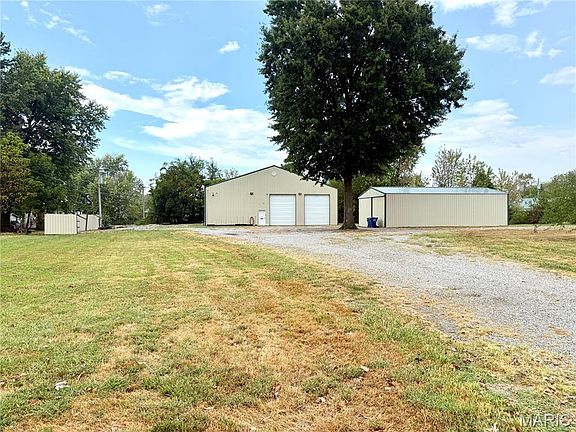 2nd image of 207 Old Salem Rd