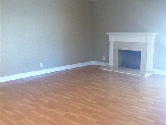 5th image of 1573 Claremont Dr