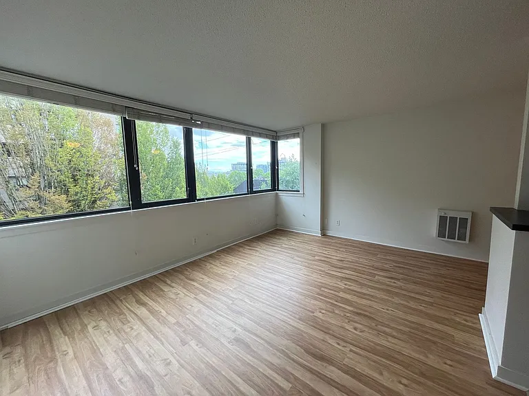 2020 SW Main St #602 — Photo 9
