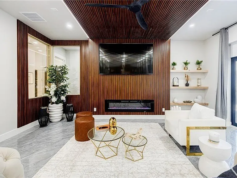 1812 Hunters Gln — Photo 14