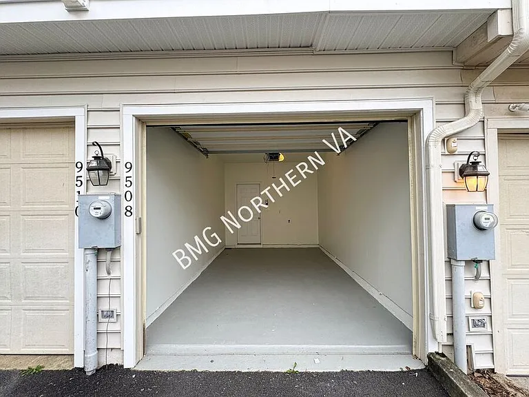 9508 Walker Way — Photo 22