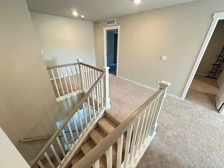 2406 Hyde Ct NE — Photo 35