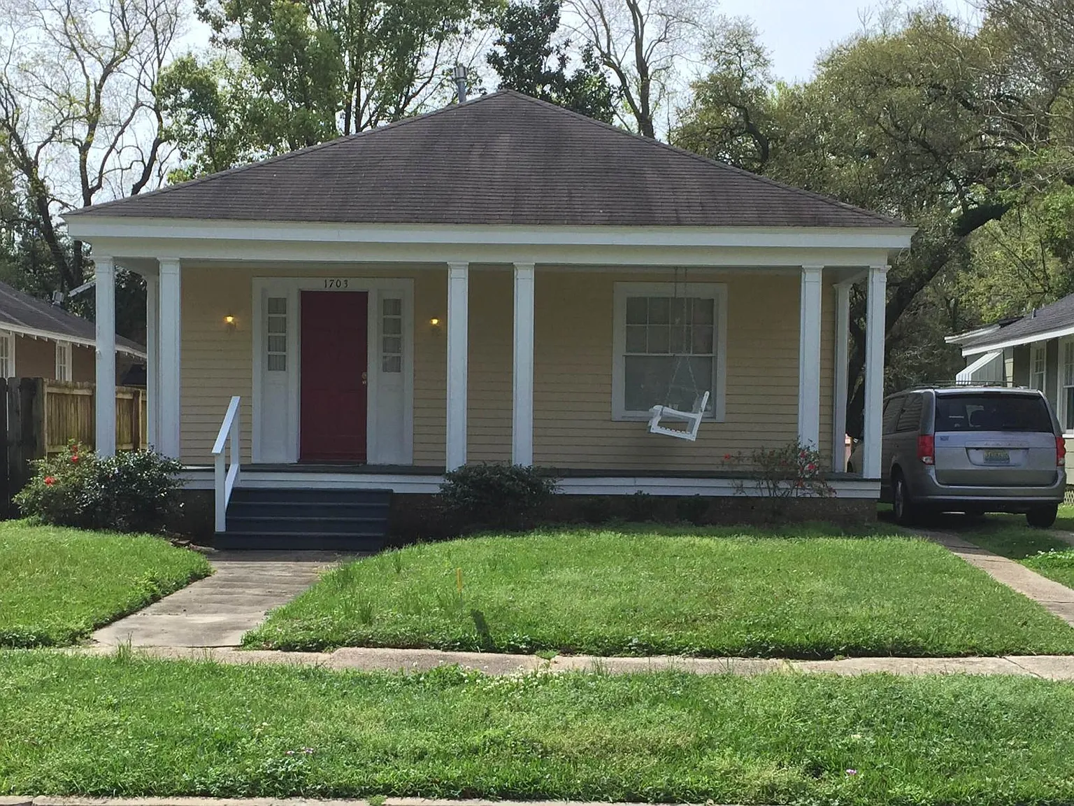 1703 Laurel St — Photo 1