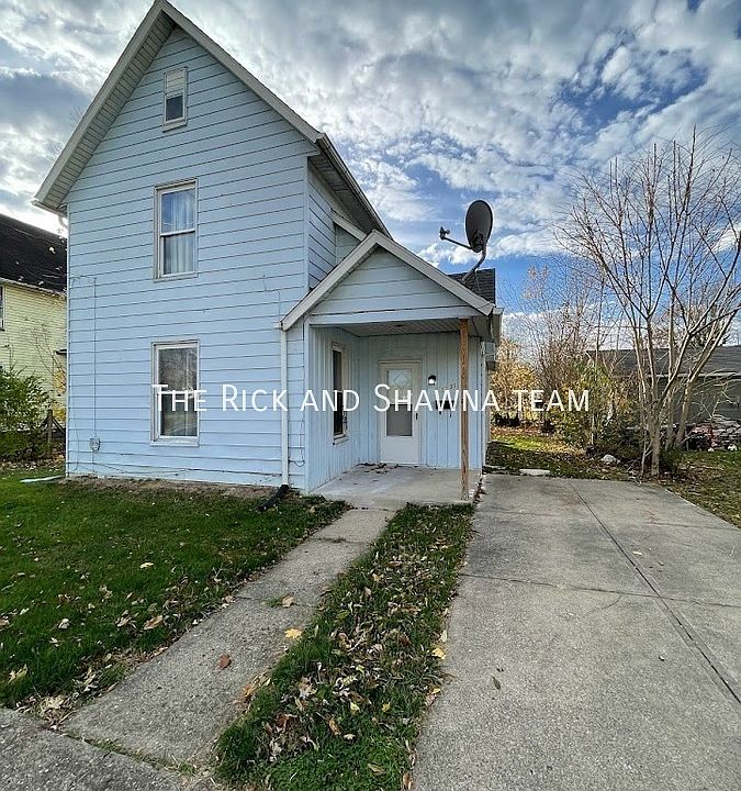 1st image of 1031 Young Ave NE