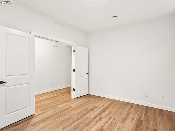 5th image of 5105 NE 116th St