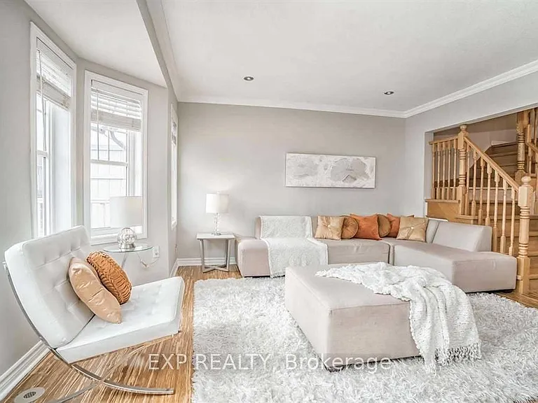 945 Sprague Pl — Photo 5
