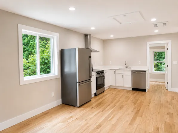10-12 H St #2, Turners Falls, MA 01376