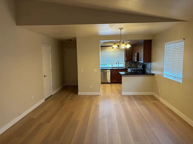 28138 Bavaria Dr — Photo 6