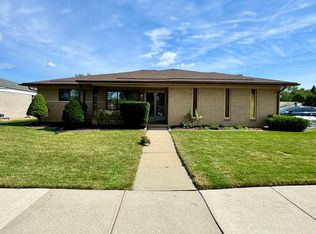 28506 Steele Dr, Warren, MI 48088