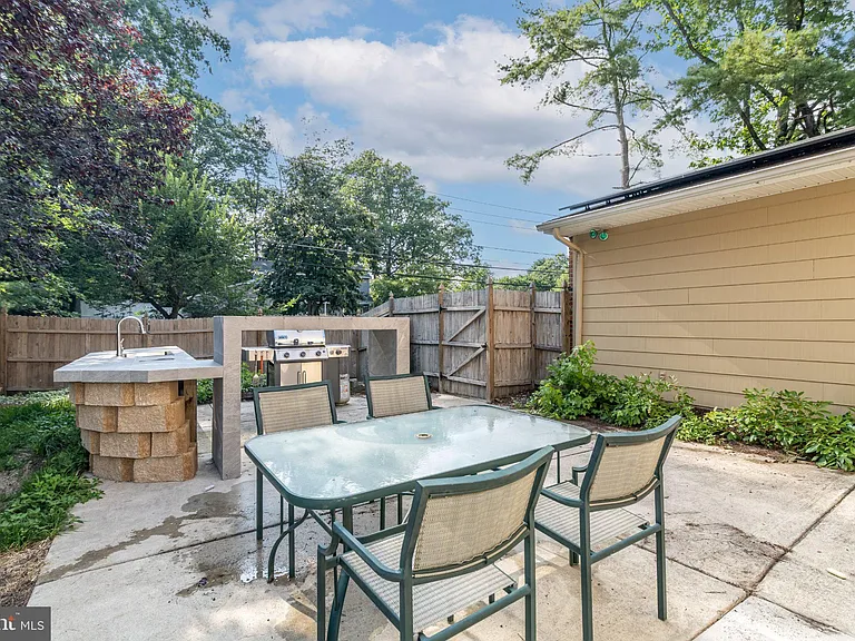1800 Lark Ln — Photo 60