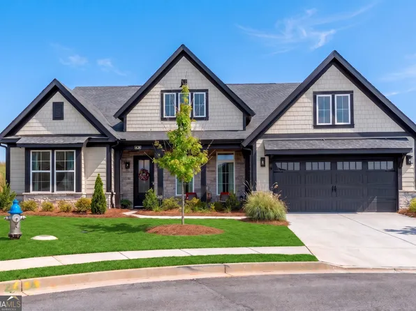 426 Clear Lake Pkwy, Hoschton, GA 30548
