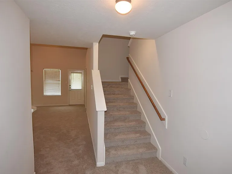 1035 Junction Ct — Photo 33