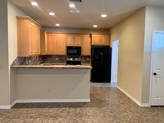 5th image of 3017 1/2 Cunningham Dr