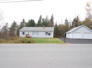 976 Eastern Ave, Holden, ME 04429