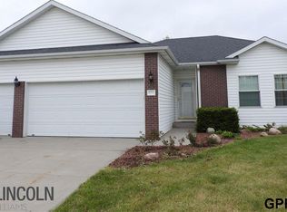 8711 Leighton Ave, Lincoln, NE 68507