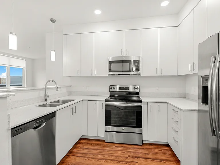 101 John St — Photo 16