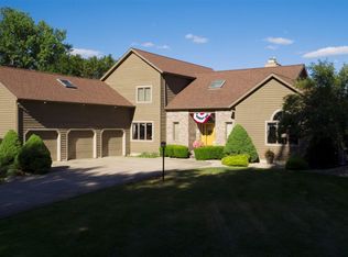 1706 S Saint Andrews Rd E, Winona Lake, IN 46590