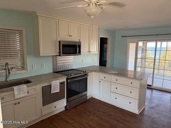 2nd image of 913 Stately Pines Road