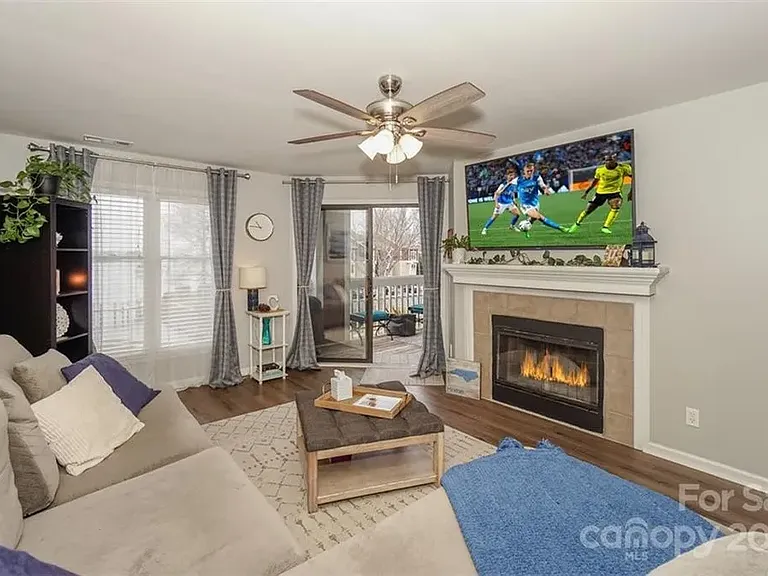 844 Southwest Dr — Photo 6