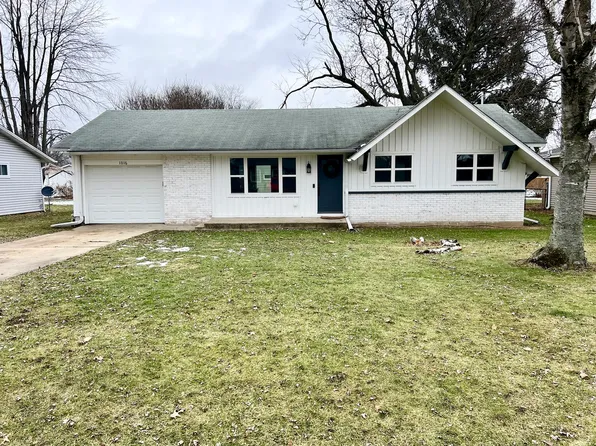1016 Spruce St, Sandwich, IL 60548