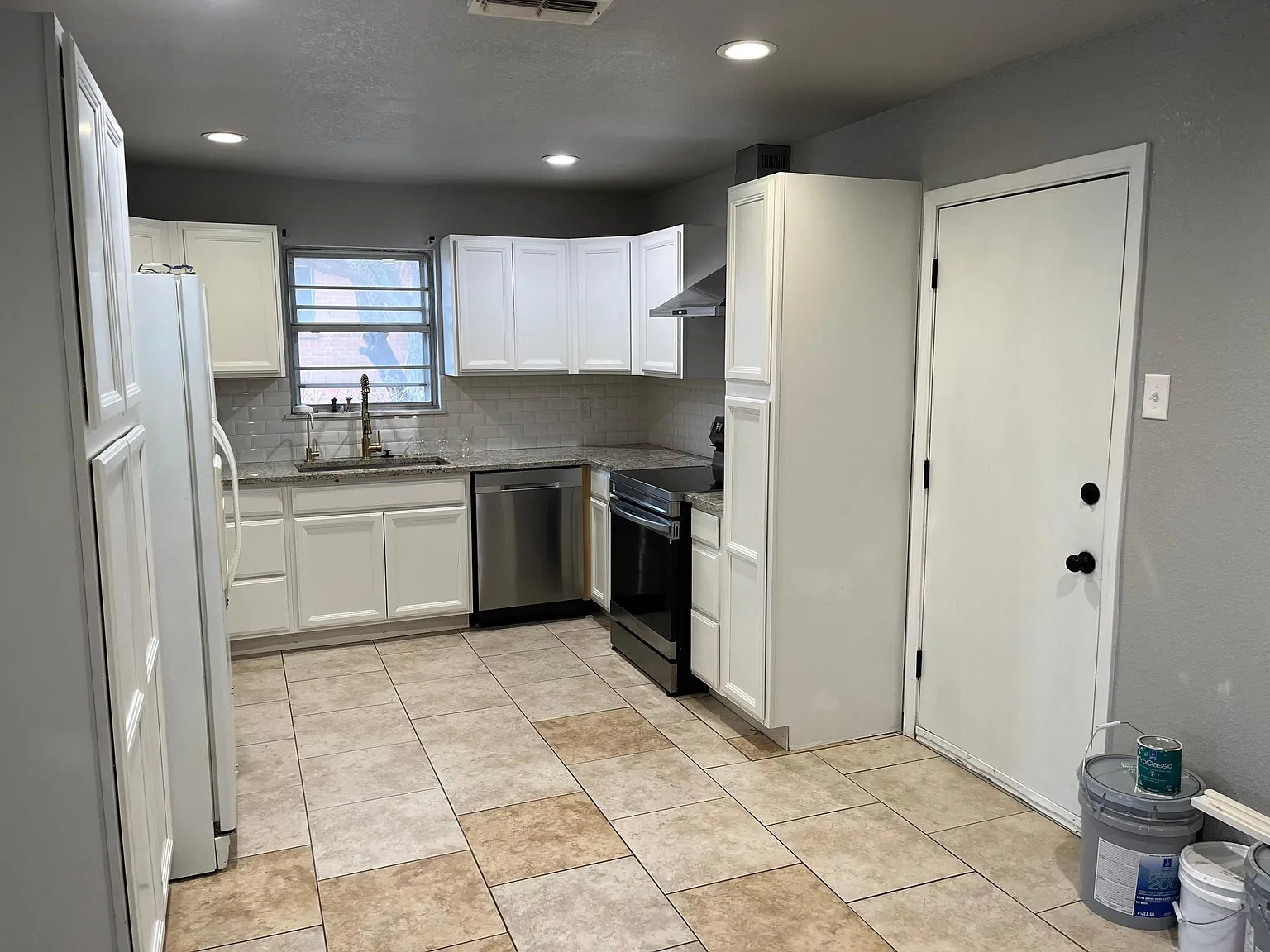 3 bed, 1440 sqft, $2,000 — Photo 3