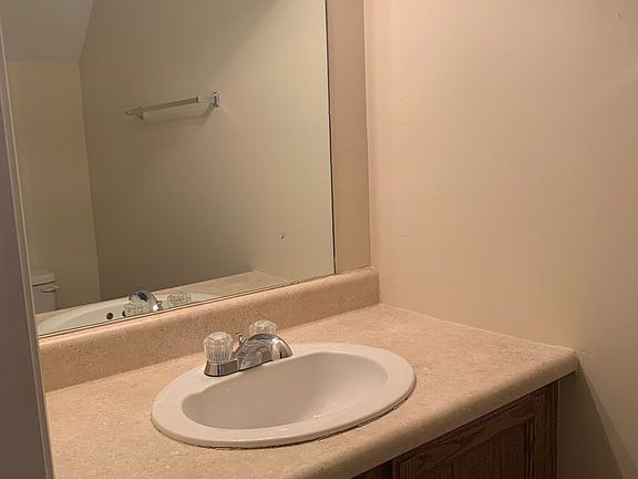 5th image of 1603-1613 Highlandon Ct #1611