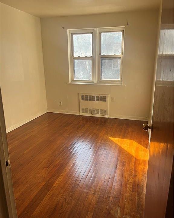 1st image of 542 E 88th St