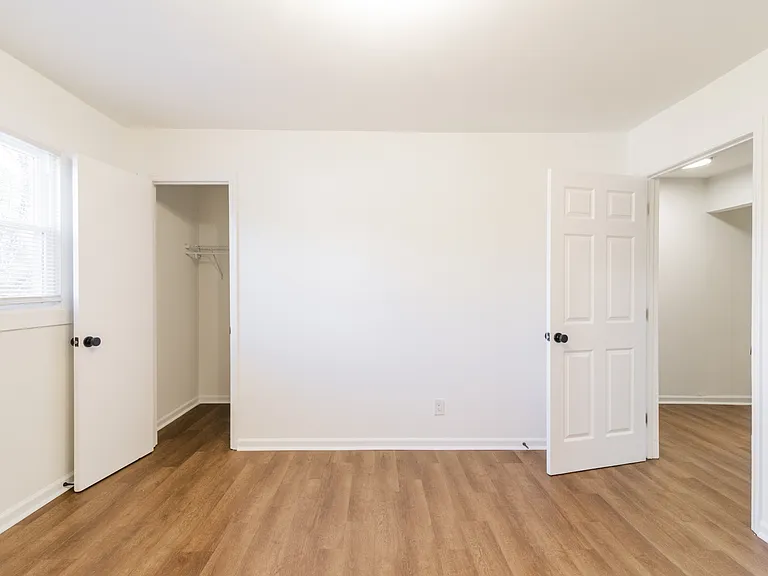 929 Cantwell St — Photo 12