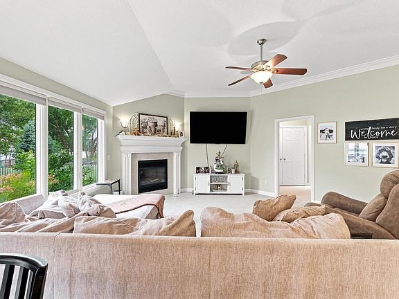 3rd image of 15905 Lebaron Ln
