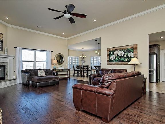 3rd image of 1054 Tarah Knolls Cir