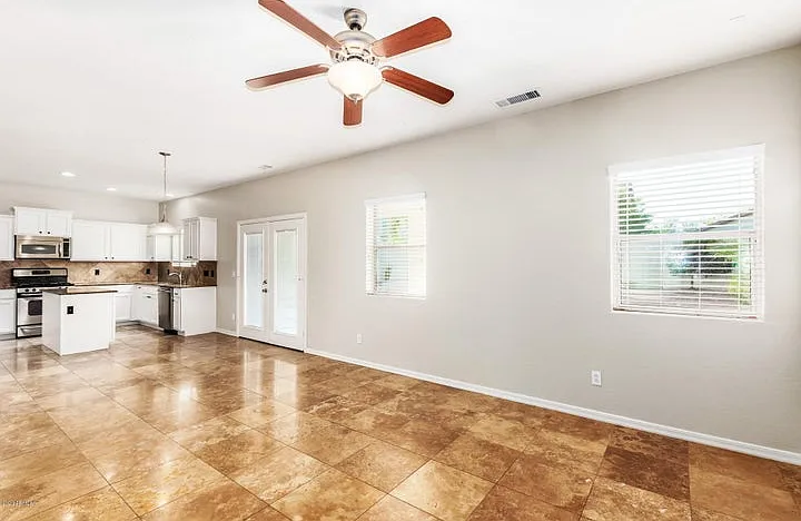 18606 W Sunnyslope Ln — Photo 17