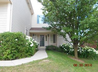 528 Fox Ridge Dr #528, Fox Lake, IL 60020