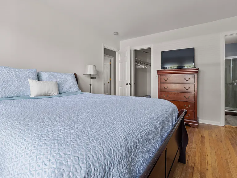 170 Jefferson St — Photo 14