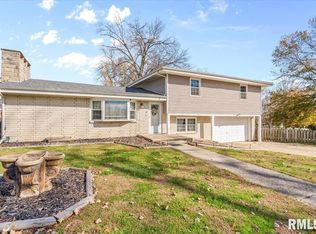 2 Vivian Ln, Springfield, IL 62712